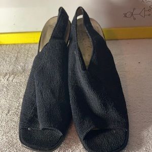 Joan Helpern wedged black open toed shoes 7.5